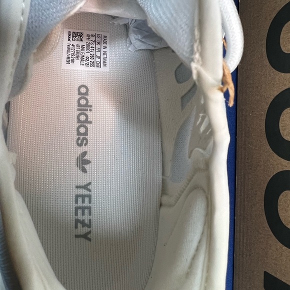 YEEZY BOOST 350 V2 Mono Ice size 8 - Picture 3 of 8